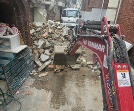 일산미니포크레인 다세대주택 대문담장철거하고 폐기물처리한